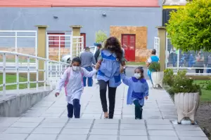 Segn Centurin varias escuelas de la provincia ya cumplen con la hora extra de clases