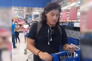 Video: Manose a su hermana en el supermercado y lo escrach