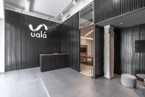 La empresa Ual despidi a 53 empleados