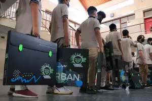 El Ministerio de Educaci�n inici� la entrega de Mochilas T�cnicas para estudiantes de nivel secundario