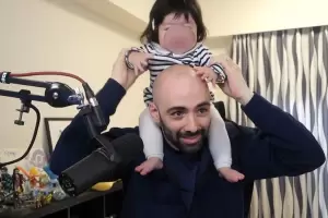 Un pap streamer transmita en directo cuando su beb de 8 meses dijo sus primeras palabras