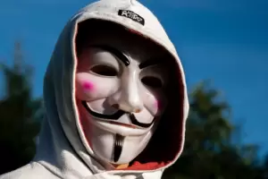 Anonymous hacke a la televisin estatal de Rusia con imgenes de Ucrania: "No vamos a parar"