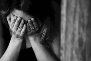 Una joven denunci que fue raptada y golpeada por su expareja en la avenida Circunvalacin