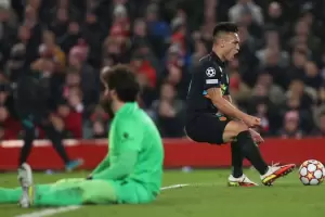 Inter venci a Liverpool con un golazo de Lautaro Martnez, pero no le alcanz para clasificar