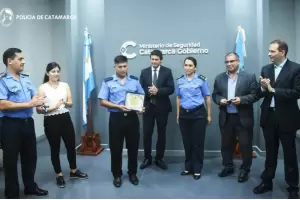 Reconocen y felicitan al agente de la polica que le salv la vida a un hombre en Santa Mara