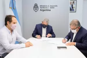 Jalil y el ministro Ferraresi acordaron la inversin de $ 229 millones para viviendas