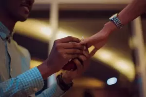 Estn a punto de tener un beb y l le propuso casamiento en el babyshower