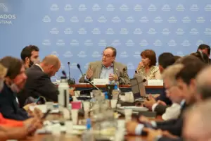 Se firm el dictamen del acuerdo con el FMI y habr sesin especial para tratar el acuerdo en el Congreso