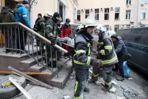 Ucrania abri 7 corredores humanitarios, pero denunci que las fuerzas rusas no permiten llevar ayuda a Mariupol