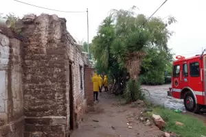 Lluvia en Santa Mara: otra vez se derrumbaron viviendas y hay evacuados