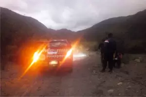 Quebrada de Las Papas: dura travesa de dos maestros rurales para poder regresar a su hogares