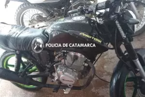Detuvieron a un ladrn que atac a un hombre con una cadena para robarle la moto