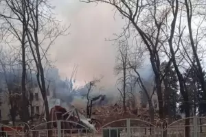 Rusia bombarde un teatro en Mariupol donde haba cientos de refugiados