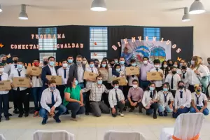Educacin entreg netbooks a los alumnos de la Escuela de Amadores