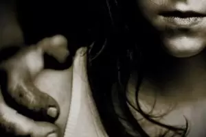 Denunci a su padrastro por abuso sexual