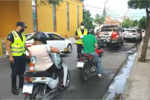 Secuestran 59 motocicletas en un control vehicular en la Capital