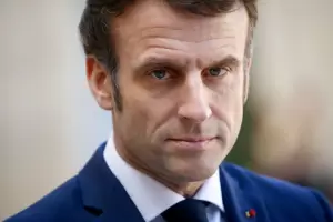 Macron aprob por decreto su polmica reforma jubilatoria y piden una mocin contra el gobierno