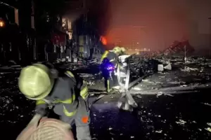 Bombardearon un centro comercial en Kiev y murieron cuatro personas