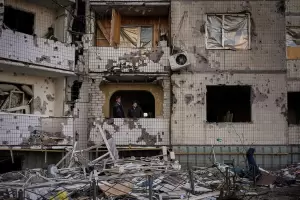 Maripol: Se intensifica el conflicto entre prorrusos y nacionalistas ucranianos