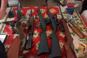 Horror en Santa Fe: Le molestaba el volumen de la msica y les dispar a sus vecinos con una escopeta