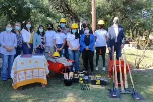 Mujeres Constructoras reciben matricula y herramientas de trabajo