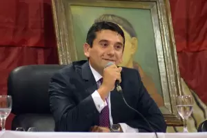 Tildaron a Ferreyra de �d�spota que quiere perpetuarse en el poder�