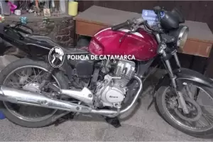 Secuestran una moto abandonada en la zona sur
