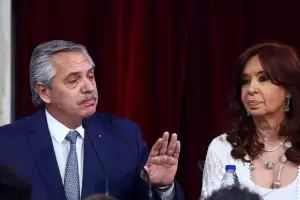 Por primera vez desde que asumi, Alberto Fernndez tiene peor imagen que Cristina Kirchner