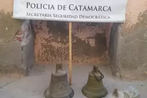 Recuperaron la campana robada de la Escuela n� 448 en Santa Mar�a