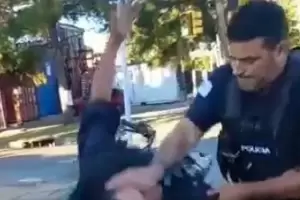 Iba sin papeles y alcoholizado, se neg� a realizarse una espirometr�a y fue reducido con una toma de yudo