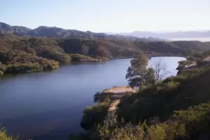 Salvaron a una joven en el Dique El Jumeal