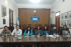 Con un innovador "chatbot", presentaron  la pgina web de la Oficina de la Mujer