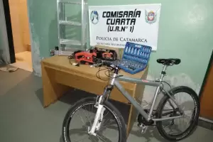 Los detuvieron mientras circulaban con varios elementos robados