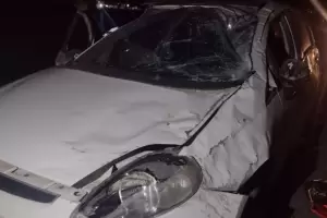 Un adolescente de 14 aos rob un auto, volc y muri aplastado