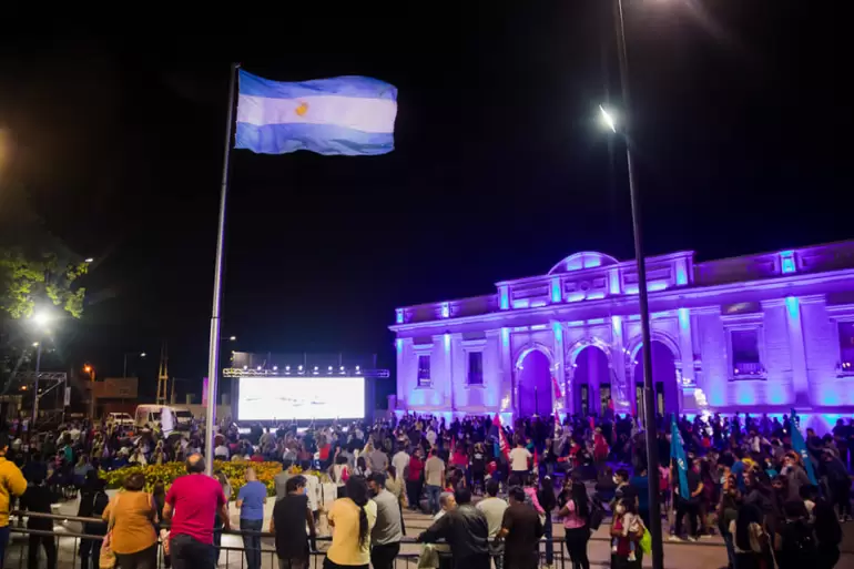 plaza 25 de agosto 8