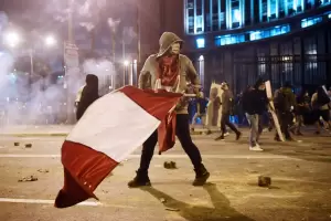 Crisis en Per: se registraron saqueos y destrozos en el centro histrico de Lima