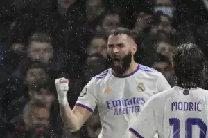 Real Madrid, con un Benzema intratable, sac ventaja ante Chelsea