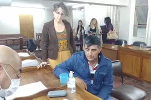 Condena de cinco aos de prisin para un violento que apual a su pareja delante de su hija