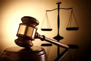 La defensa hizo suspender el juicio de "los papelitos"