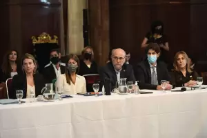 Lousteau dio positivo por coronavirus: ayer haba participado de una reunin junto a Fama