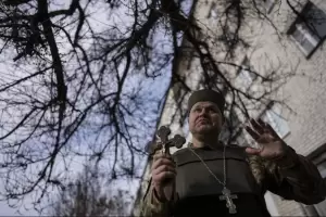 La Iglesia de Bucha provee alimentos a las familias del lugar