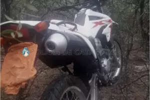 Detienen a dos sujetos que robaron una moto: uno de los delincuentes haba sido condenado por robo