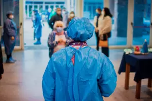 Vacunacin Covid: Salud advierte de un "prximo posible brote"