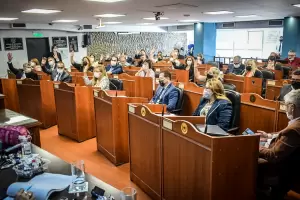 El bloque de la UCR emiti un documento en respuestas a las crticas del Gobernador