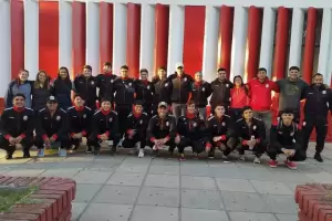Hockey masculino mayores del Club Villa Cubas viaj a Salta