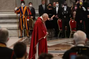 Francisco asiste a la celebracin de la Pasin del Seor en el Vaticano