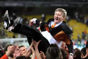 El hombre ms rico de Ucrania prometi reconstruir la sitiada Mariupol