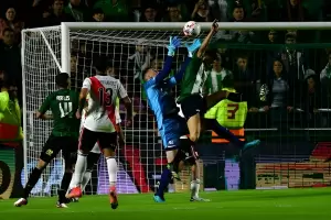 River gan� en su visita al Florencio Sola y se mantiene segundo en su zona