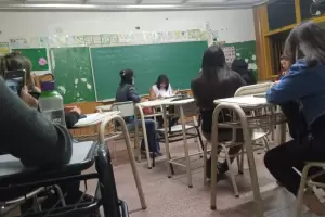 IES "Jos Cubas": alumnos reclaman que Centurin pause el cambio de plan de estudio