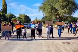 Santa Mara: Cortaron la ruta para solicitar la construccin de un puente